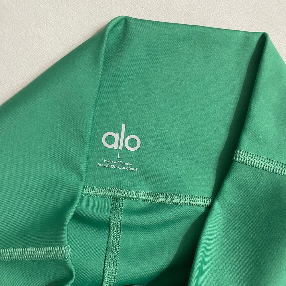 Alo Yoga NWOT 7/8 High Waisted Airlift Leggings Lettuce Green Size L - Picture 8 of 9